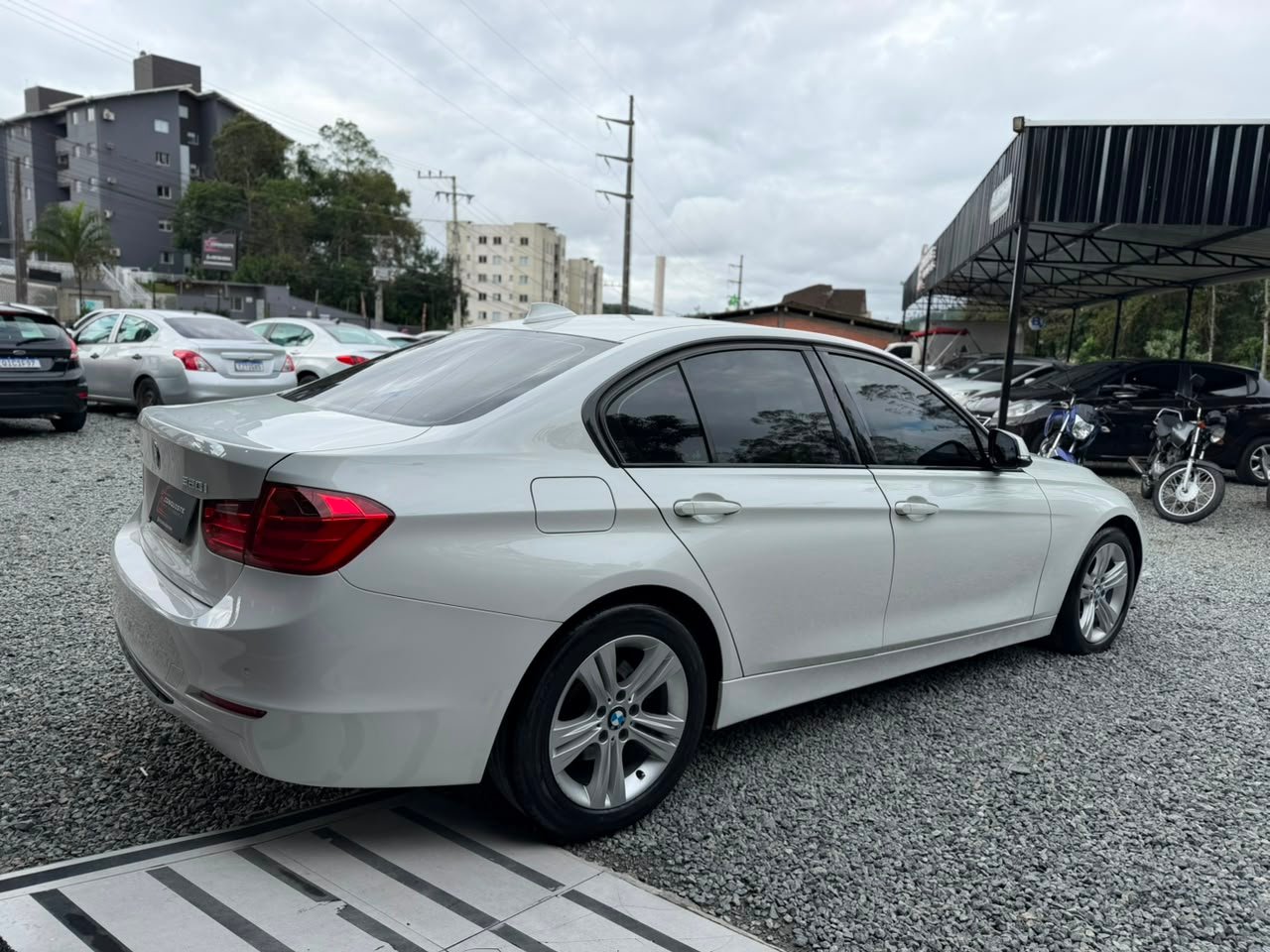 Foto 4 de BMW 320iA ACTIVE FLEX