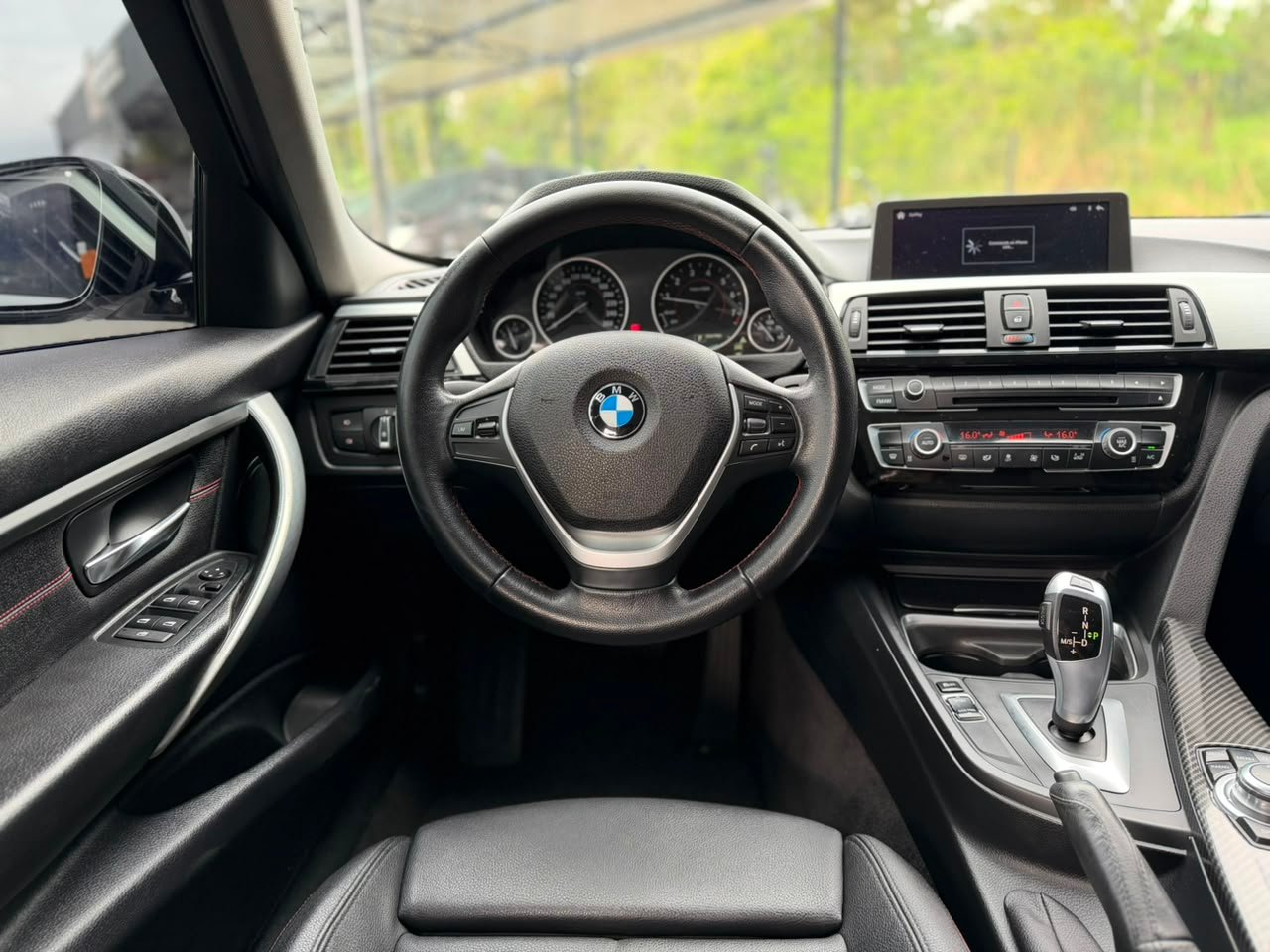 Foto 8 de BMW 320iA ACTIVE FLEX