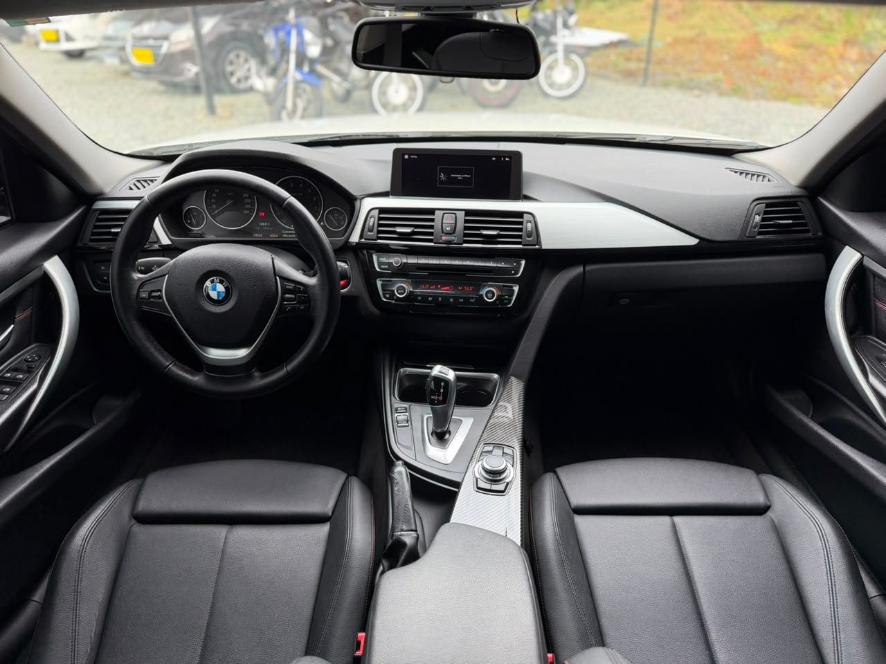 Foto 9 de BMW 320iA ACTIVE FLEX