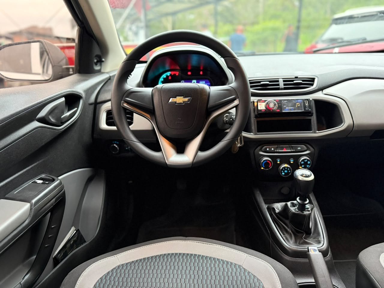 Foto 4 de CHEVROLET ONIX LT