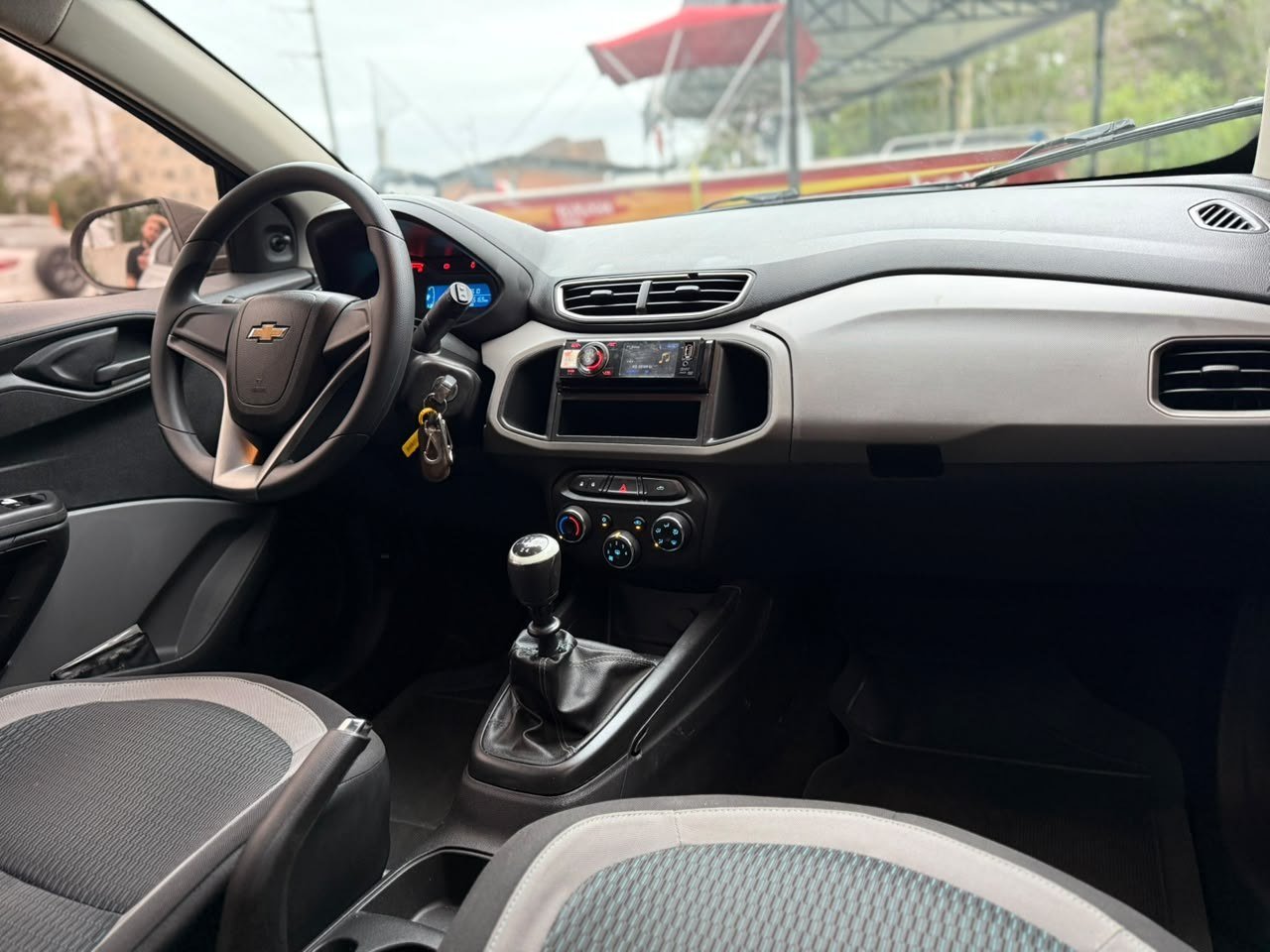 Foto 10 de CHEVROLET ONIX LT