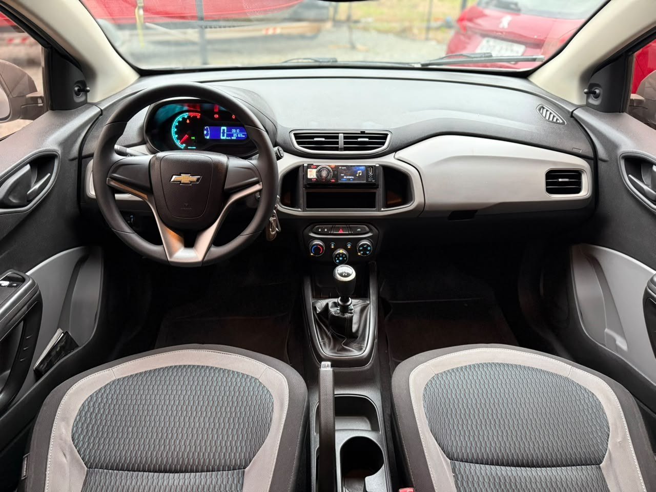 Foto 13 de CHEVROLET ONIX LT
