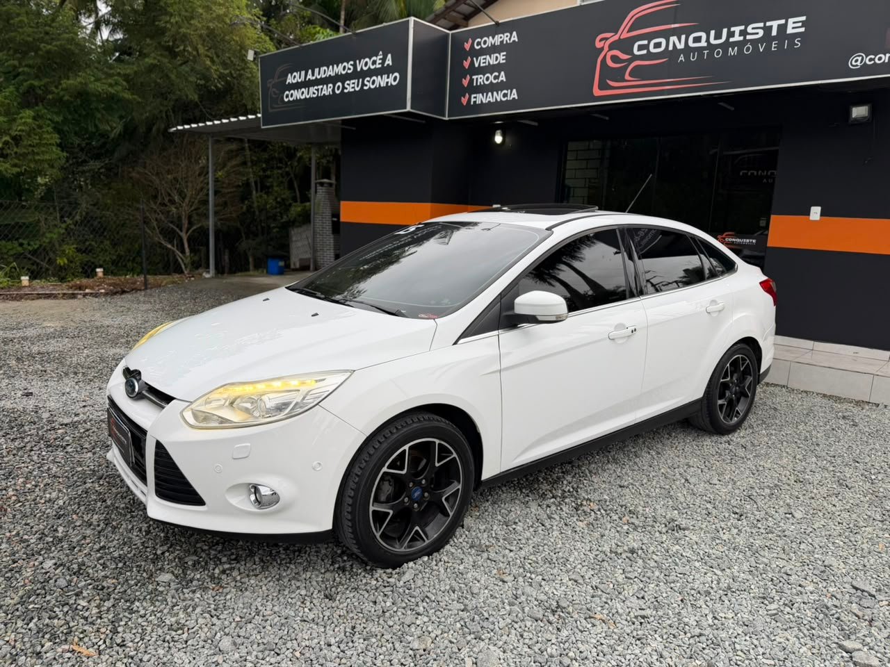 Foto 4 de FORD FOCUS SEDAN TITANIUM PLUS