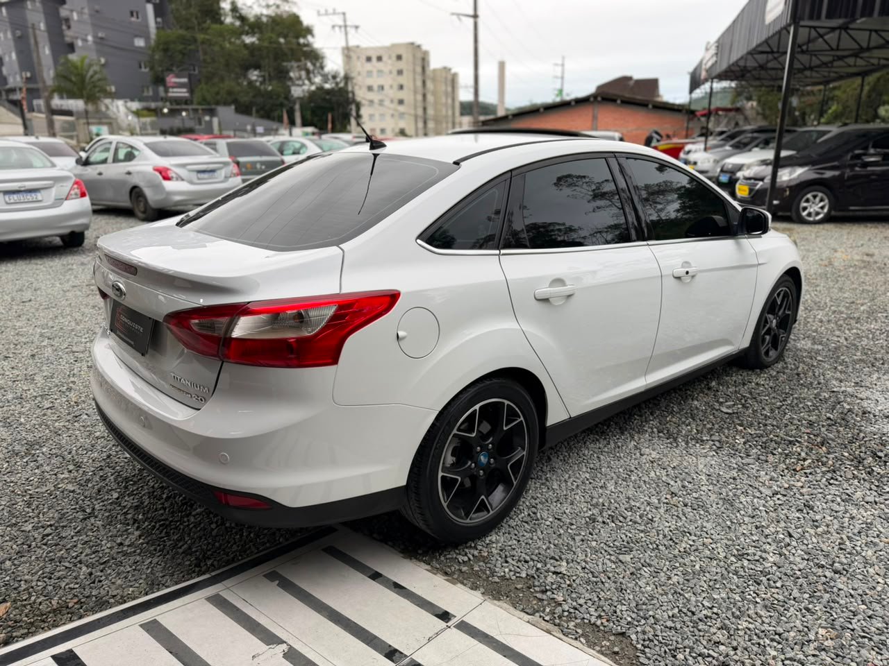 Foto 5 de FORD FOCUS SEDAN TITANIUM PLUS
