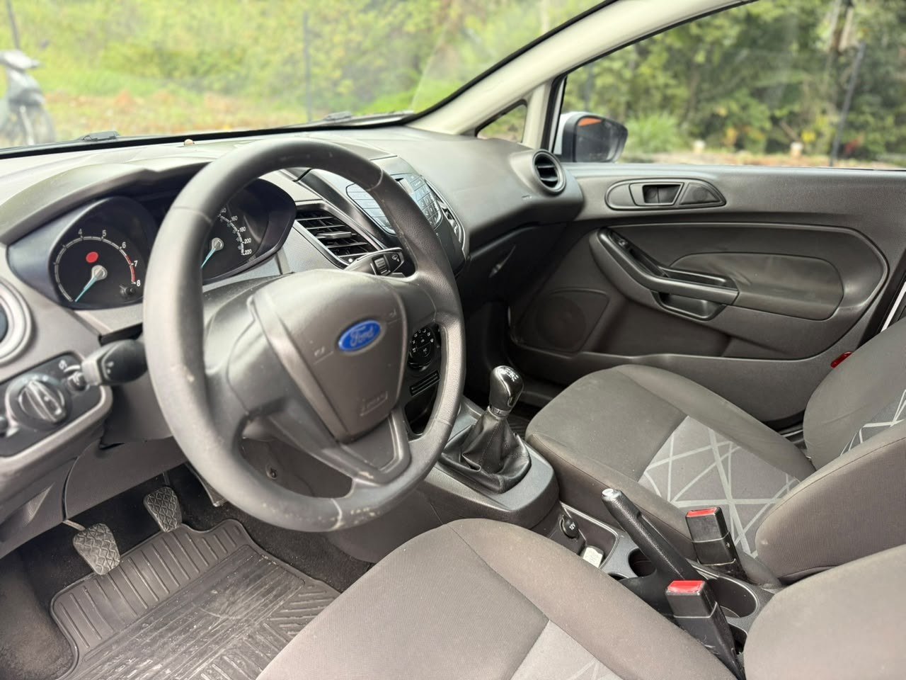 Foto 9 de FORD NEW FIESTA
