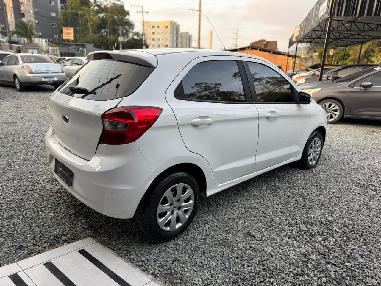 Foto 7 de FORD NEW KA SE