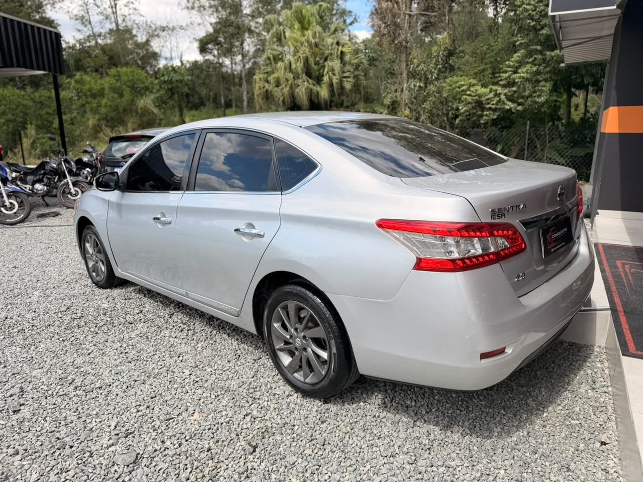 Foto 4 de NISSAN SENTRA 2.0 SV