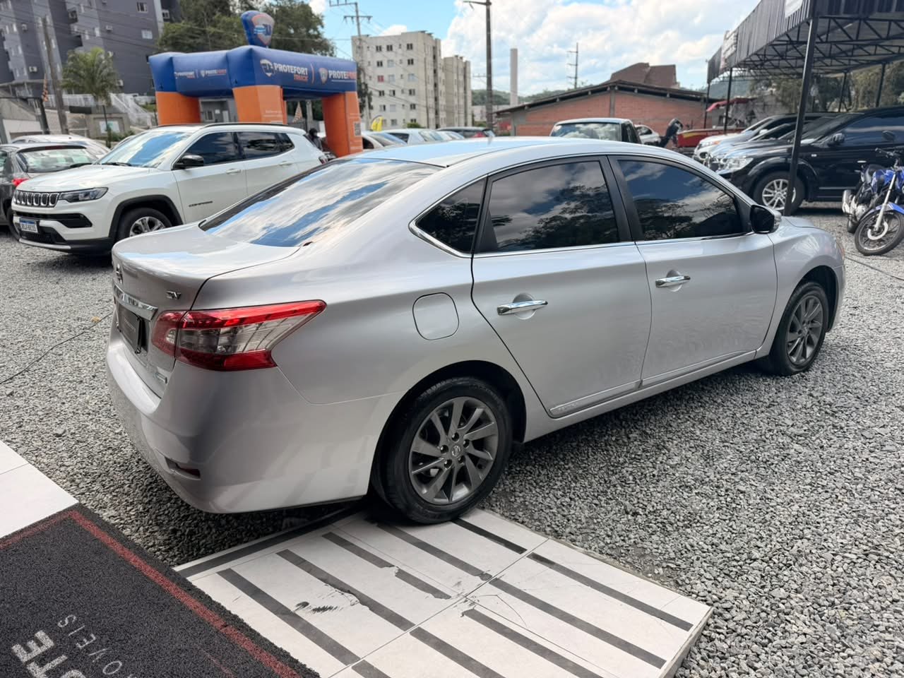 Foto 6 de NISSAN SENTRA 2.0 SV