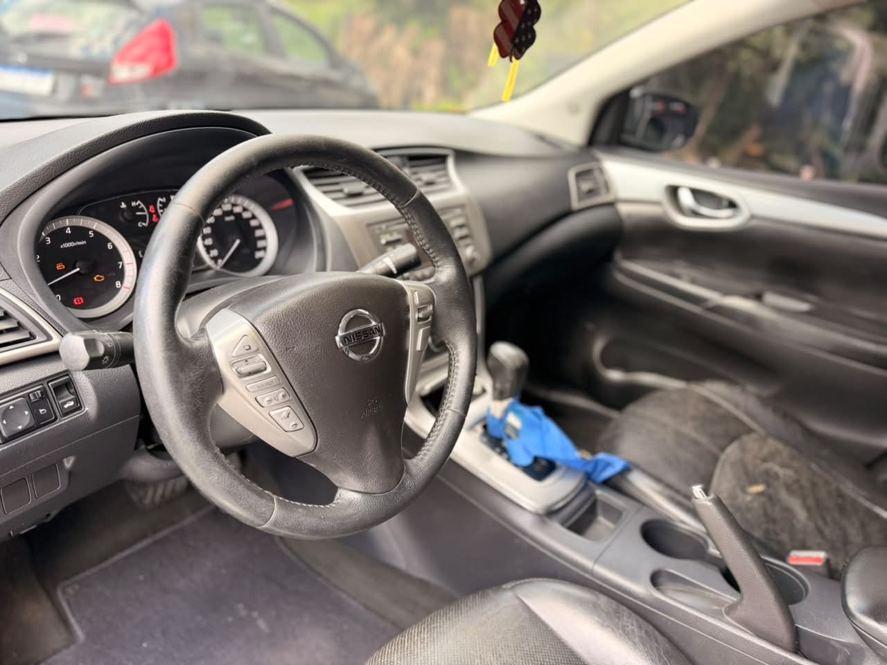 Foto 13 de NISSAN SENTRA 2.0 SV