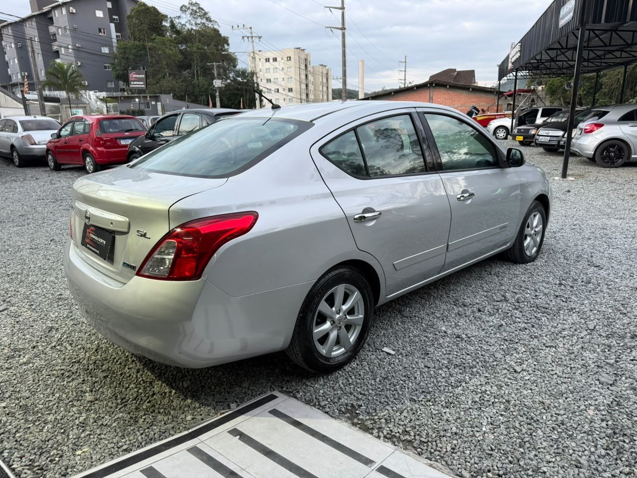 Foto 2 de NISSAN VERSA SL