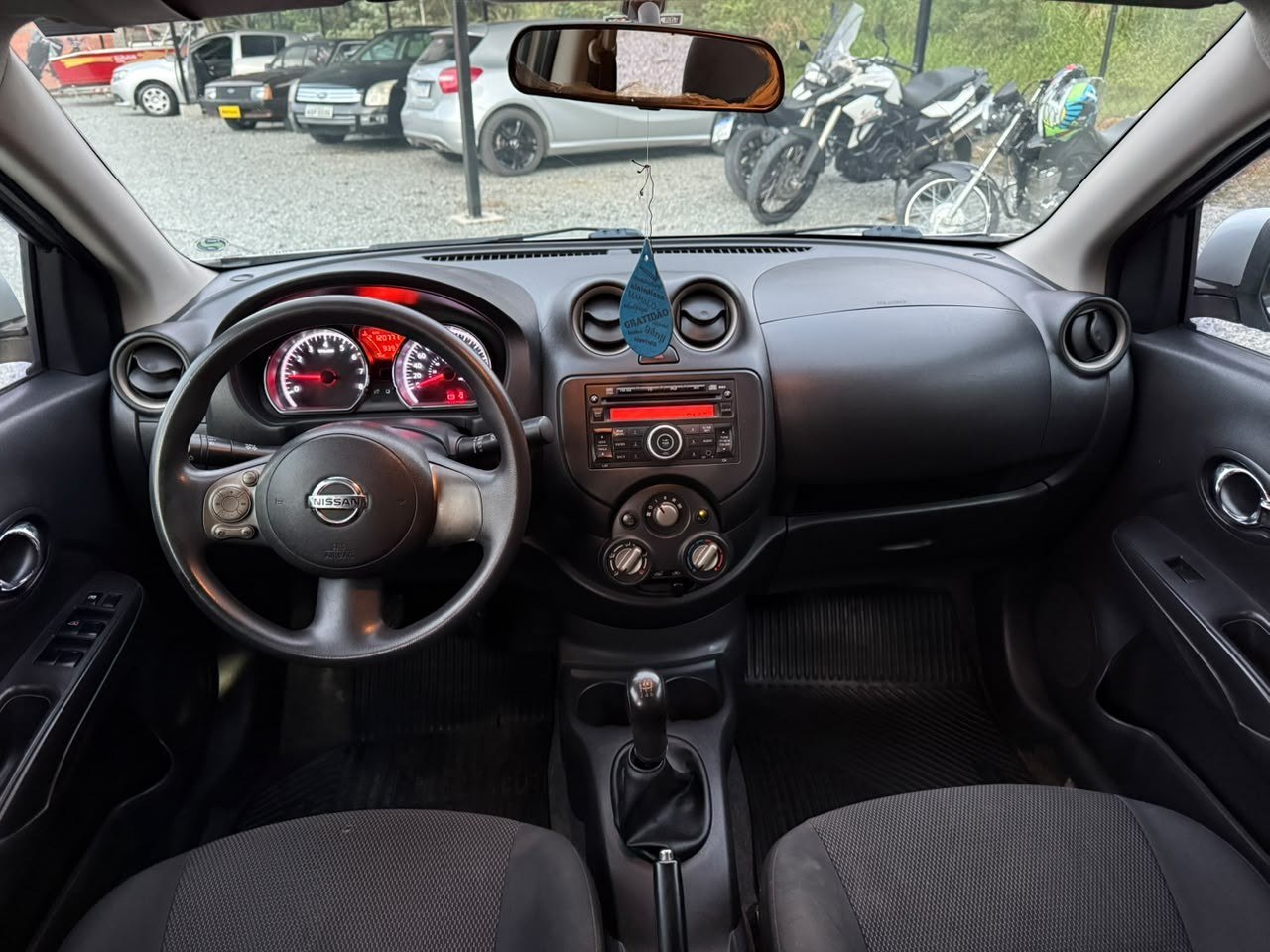 Foto 4 de NISSAN VERSA SL