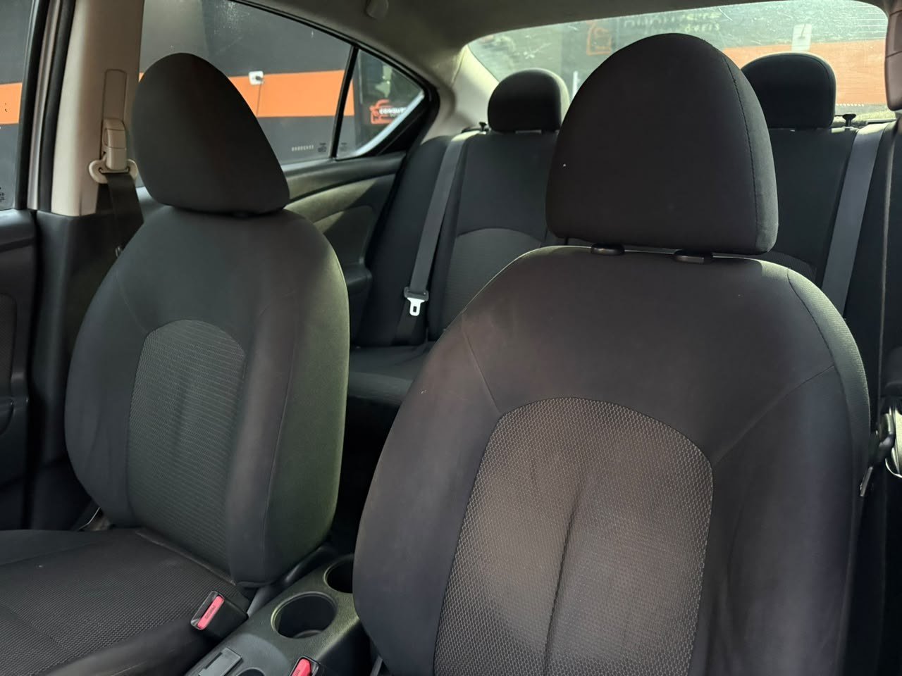 Foto 10 de NISSAN VERSA SL