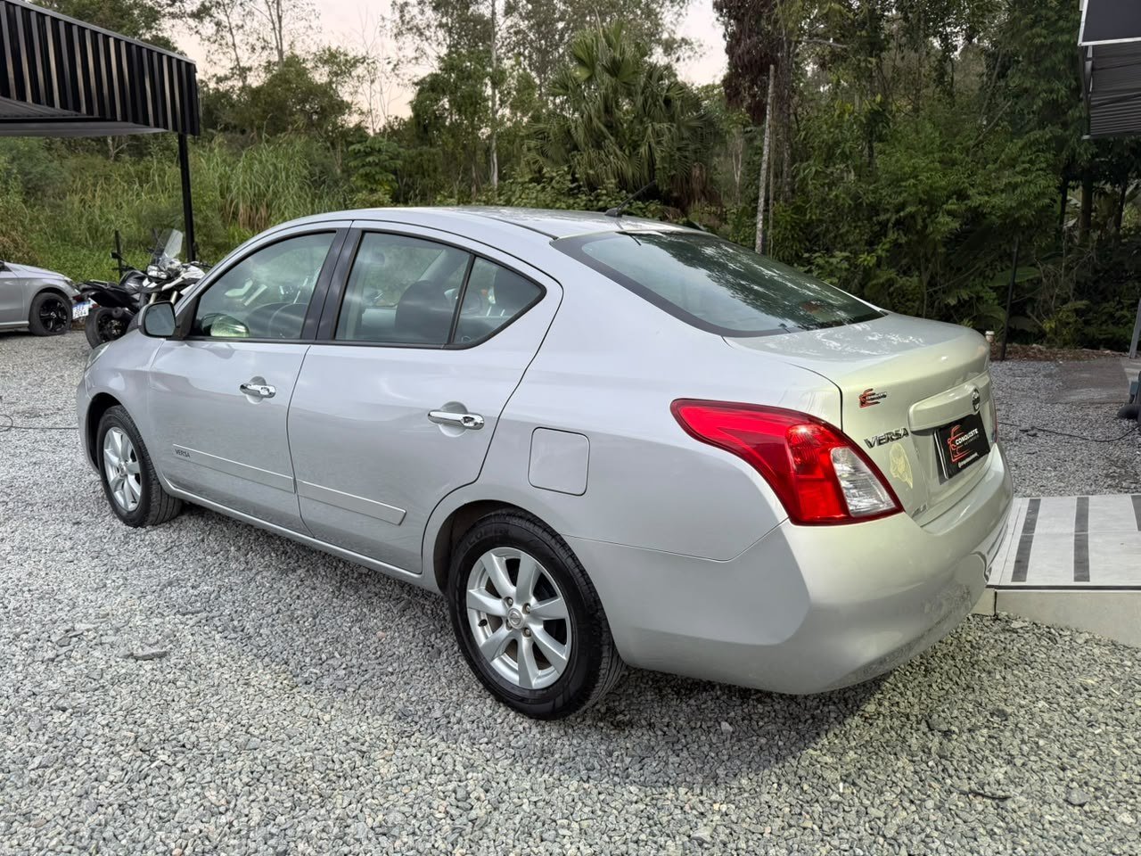 Foto 14 de NISSAN VERSA SL