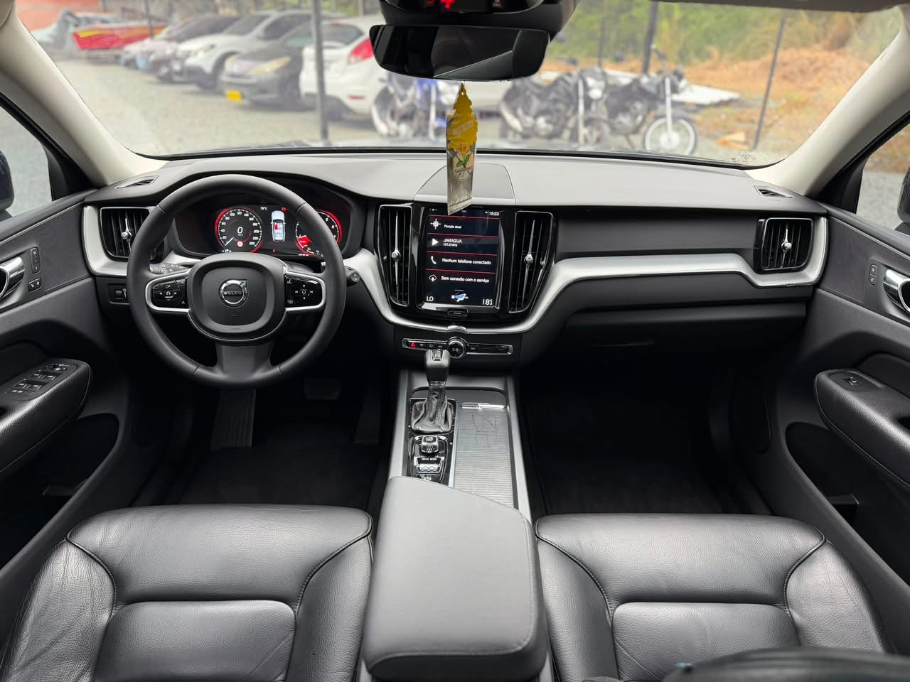Foto 5 de VOLVO XC60 T5 MOMENTUM