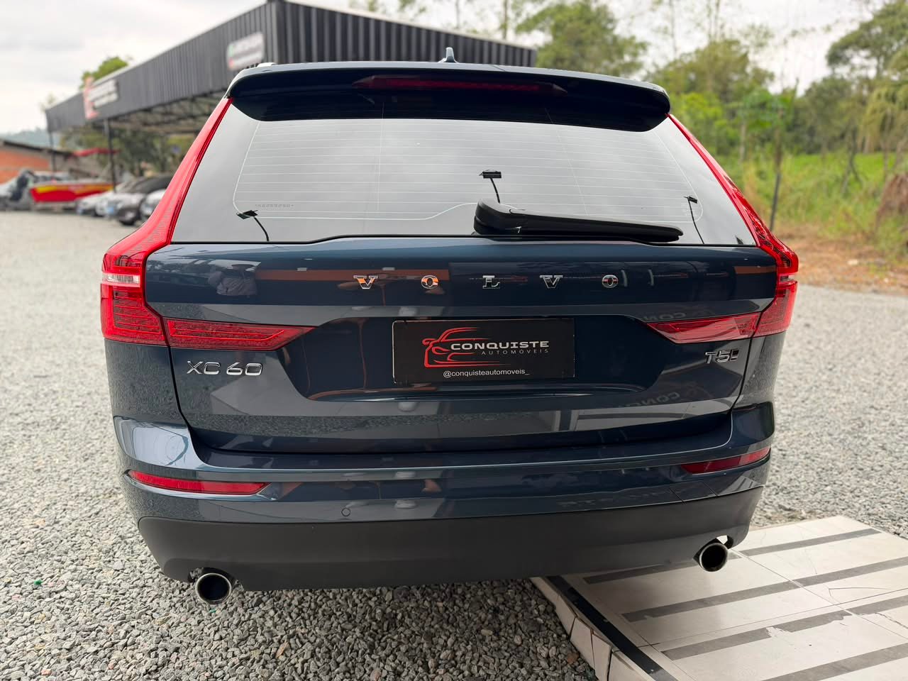 Foto 10 de VOLVO XC60 T5 MOMENTUM