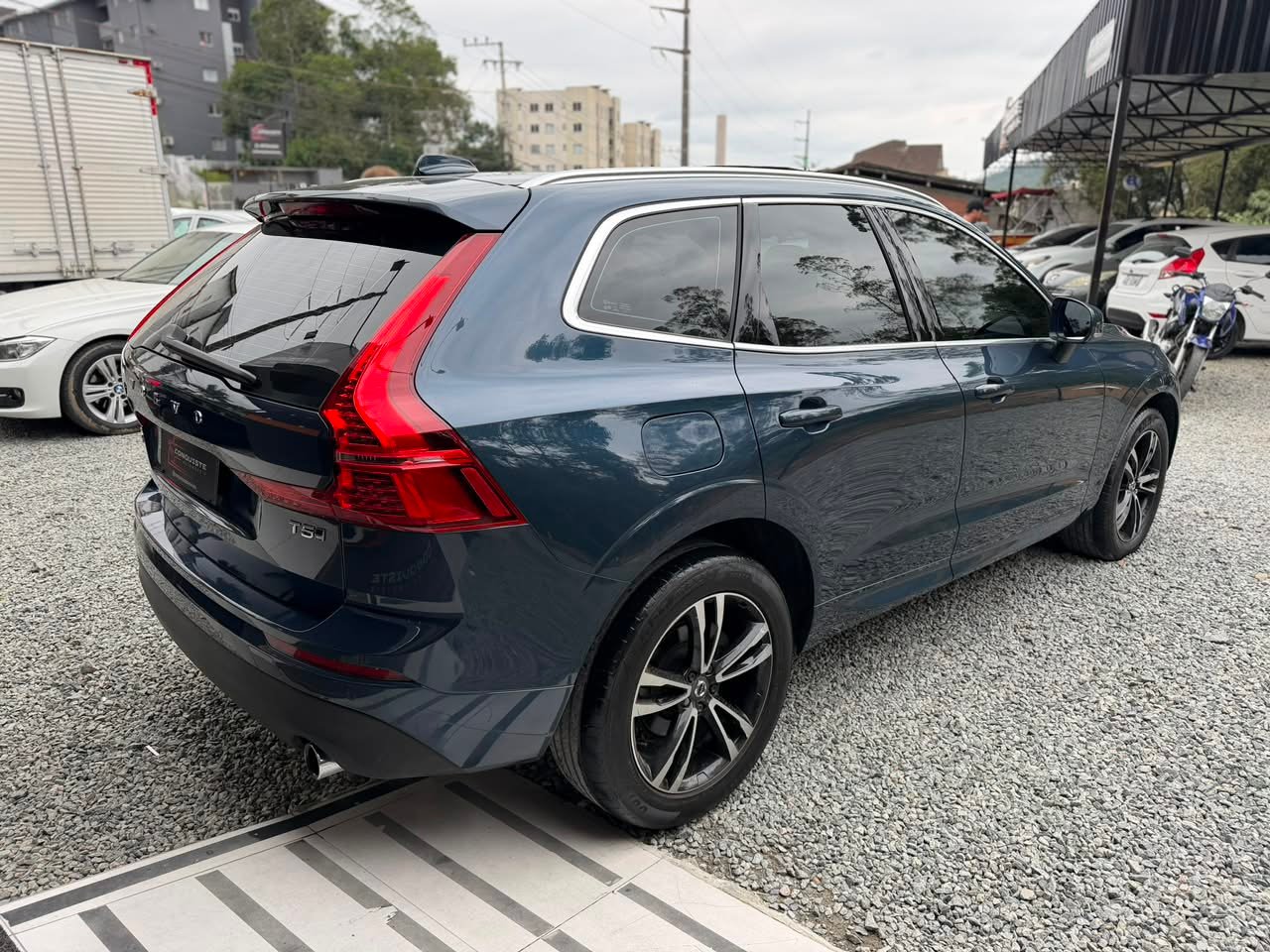 Foto 12 de VOLVO XC60 T5 MOMENTUM